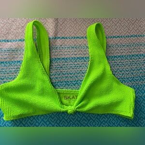 NWOT Skatie lime green bikini top